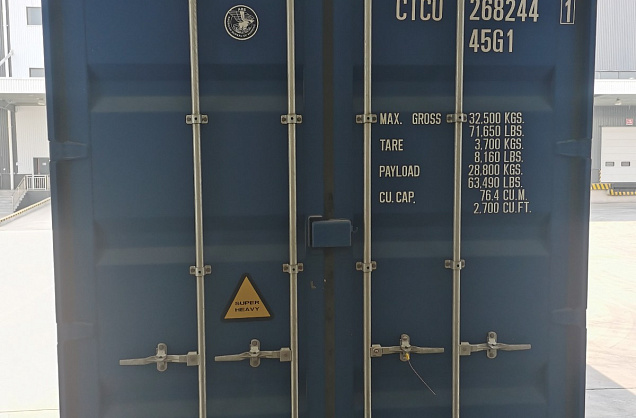 Два 40НС контейнера в составе контейнерного поезда по маршруту Китай, XIAN - РФ, Москва.
